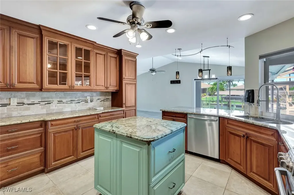5012 SW 8th Place Cape Coral FL 33914