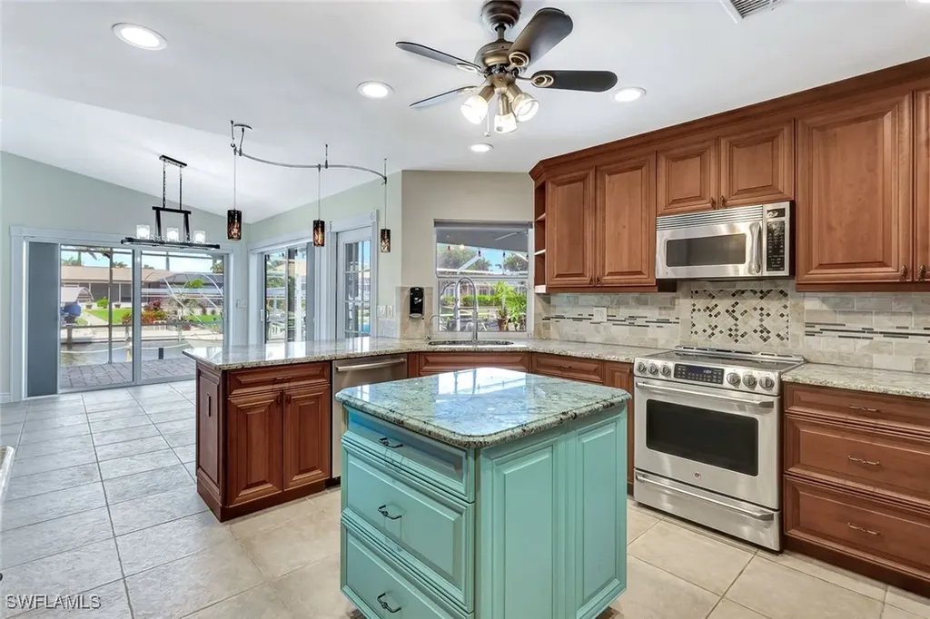 5012 SW 8th Place Cape Coral FL 33914
