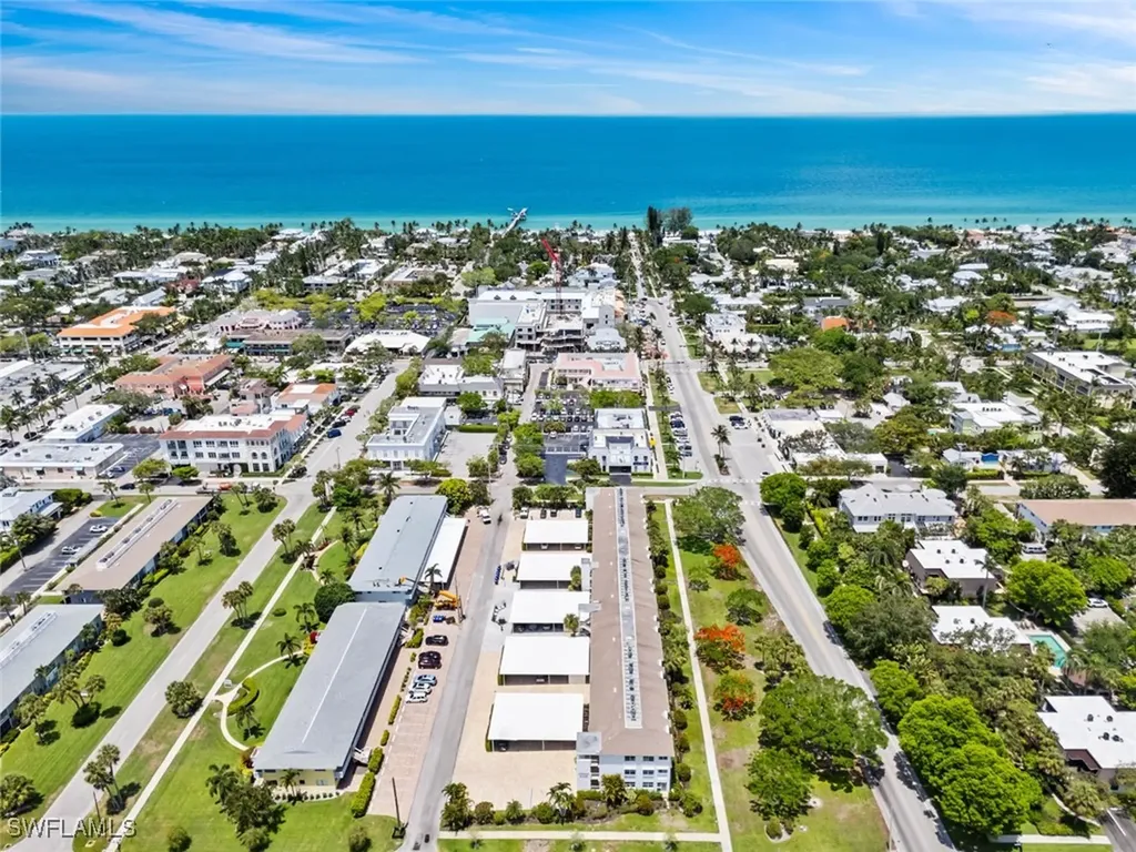 460 Broad Avenue S Naples FL 34102