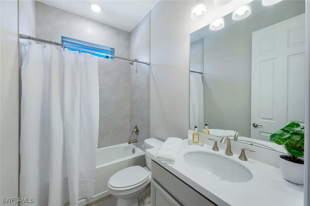 28086 Captiva Shell Loop Bonita Springs FL 34135