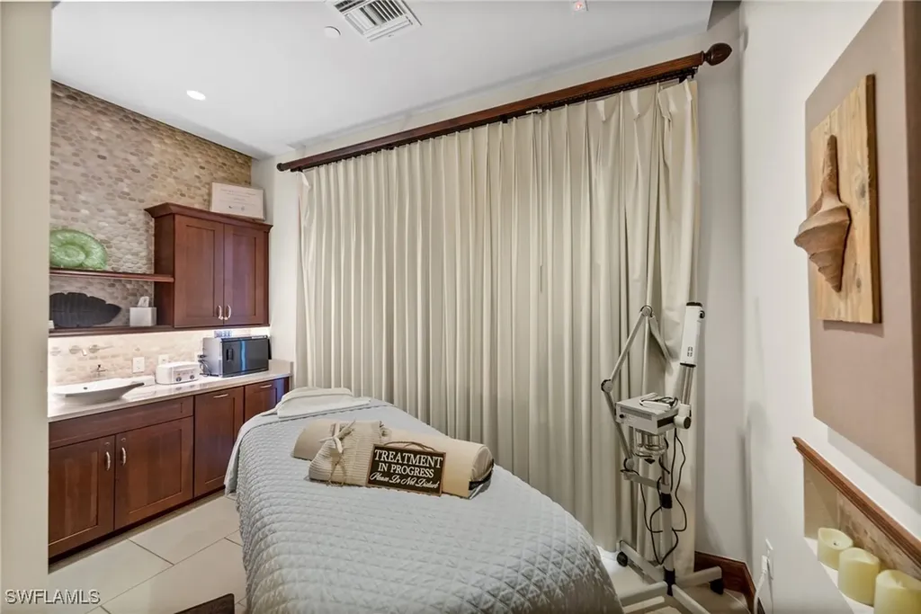 9366 Pocida Court Naples FL 34119