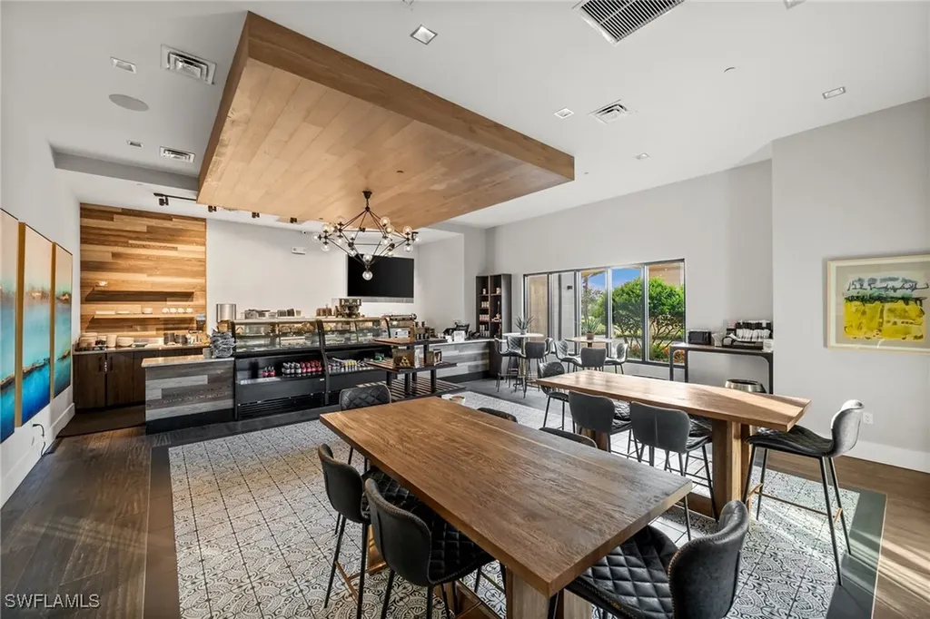 9366 Pocida Court Naples FL 34119