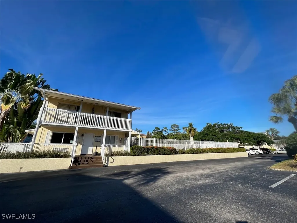 4603 Bayshore Drive Naples FL 34112