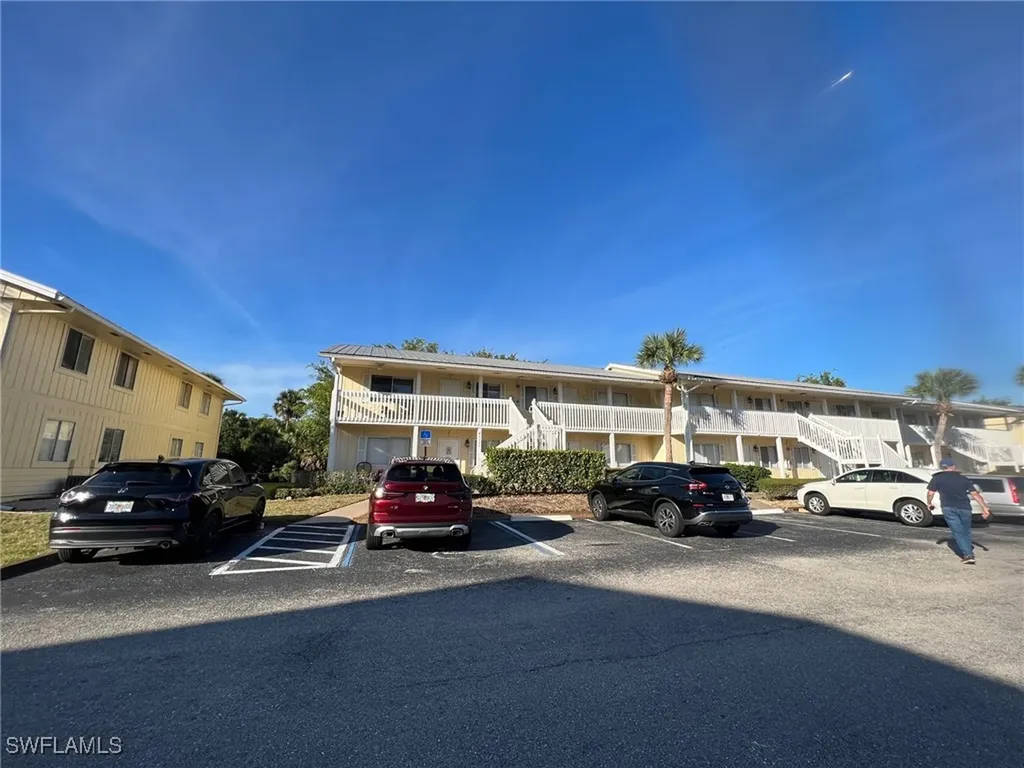 4603 Bayshore Drive Naples FL 34112