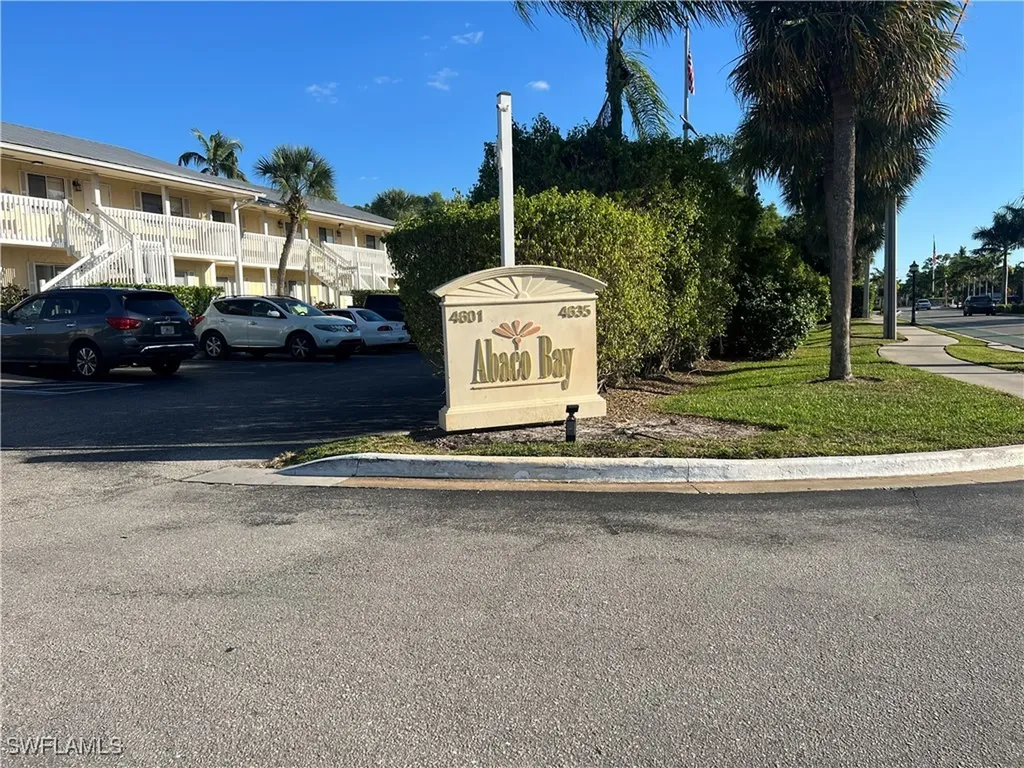 4603 Bayshore Drive Naples FL 34112