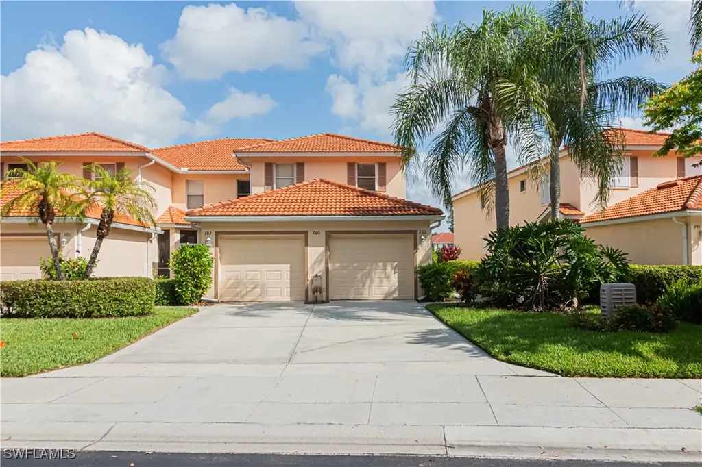 260 Robin Hood Circle Naples FL 34104