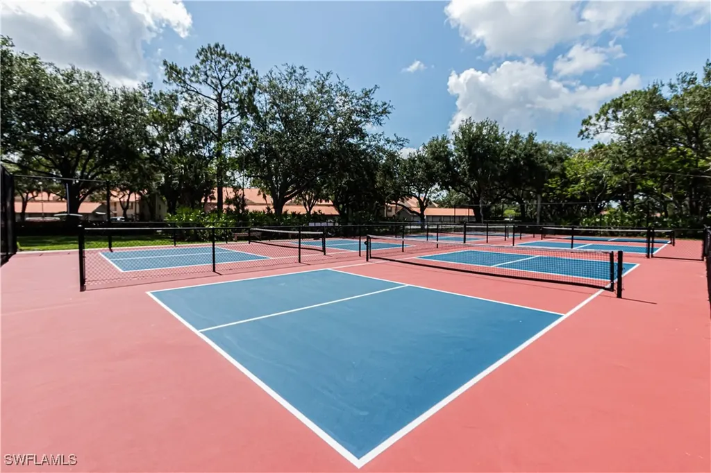 260 Robin Hood Circle Naples FL 34104