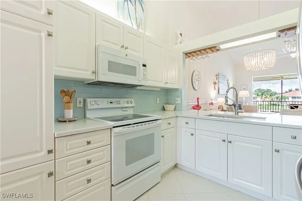260 Robin Hood Circle Naples FL 34104