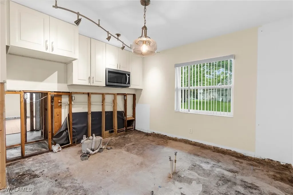 322 New York Drive Fort Myers FL 33905