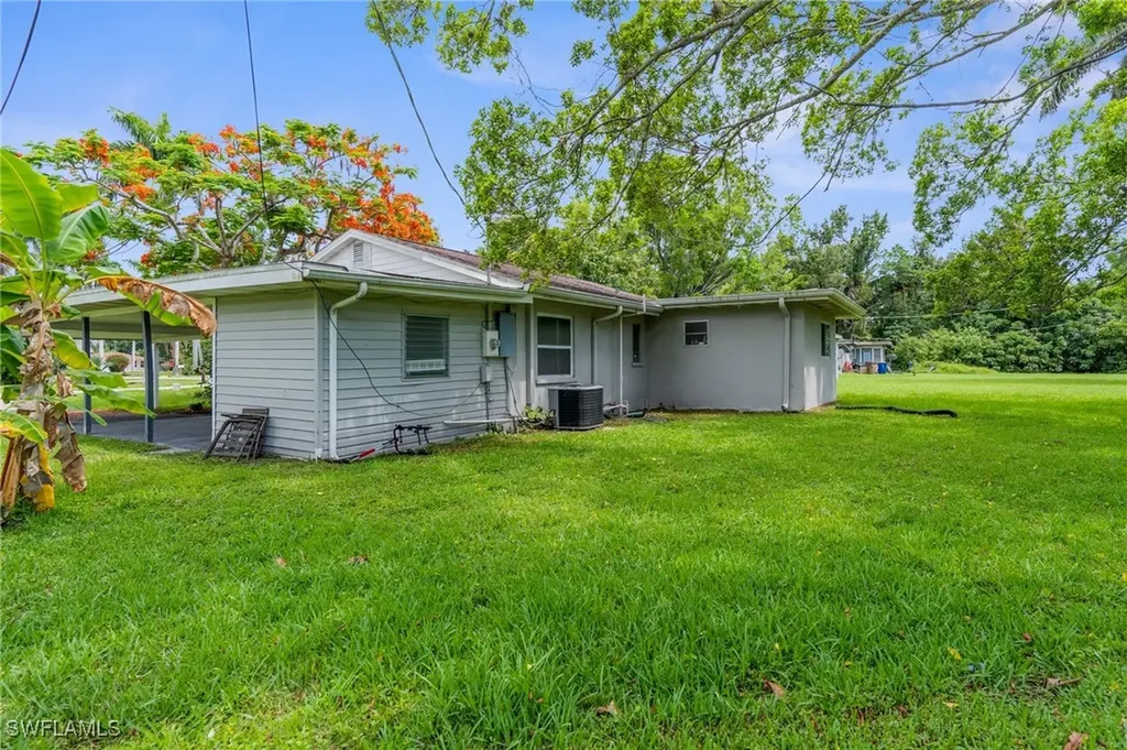 322 New York Drive Fort Myers FL 33905