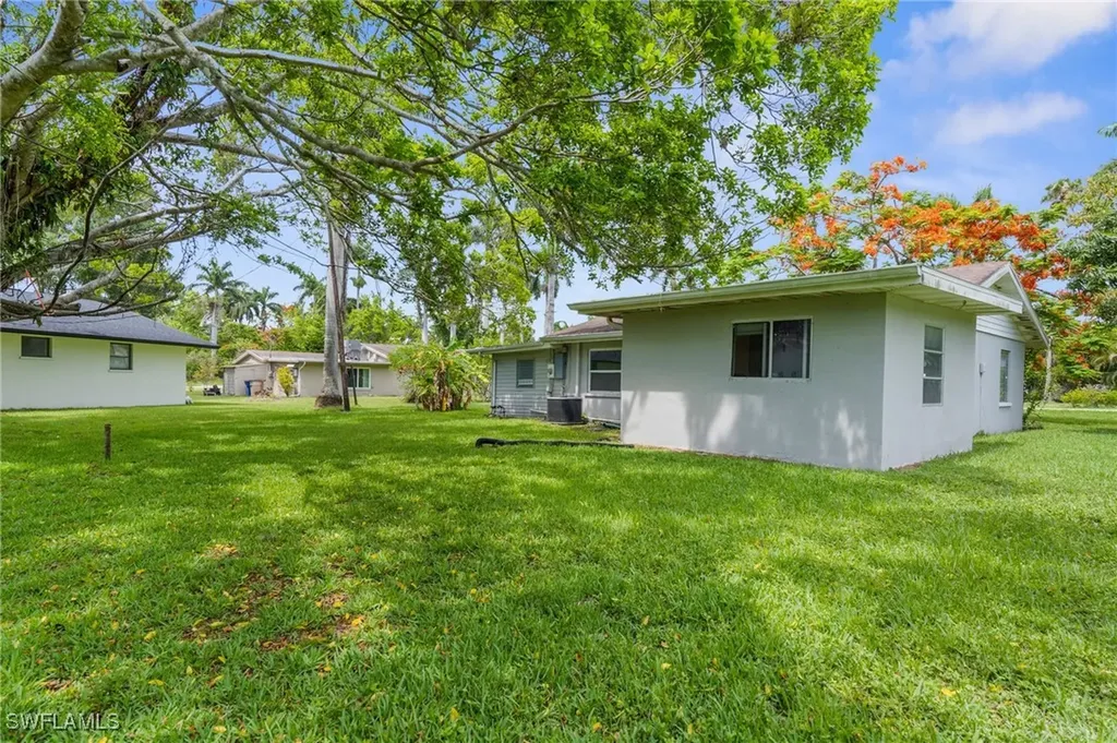 322 New York Drive Fort Myers FL 33905