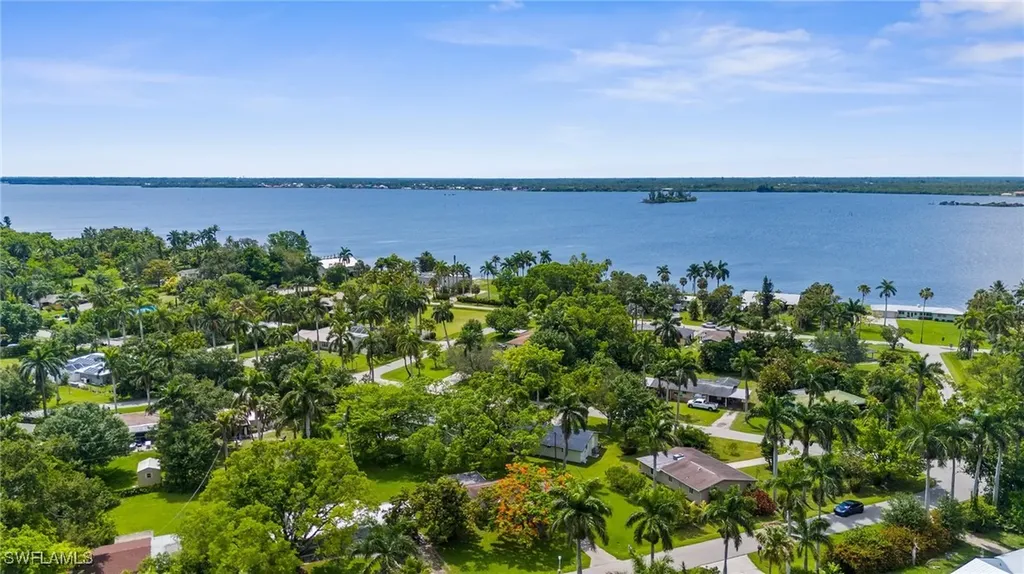 322 New York Drive Fort Myers FL 33905