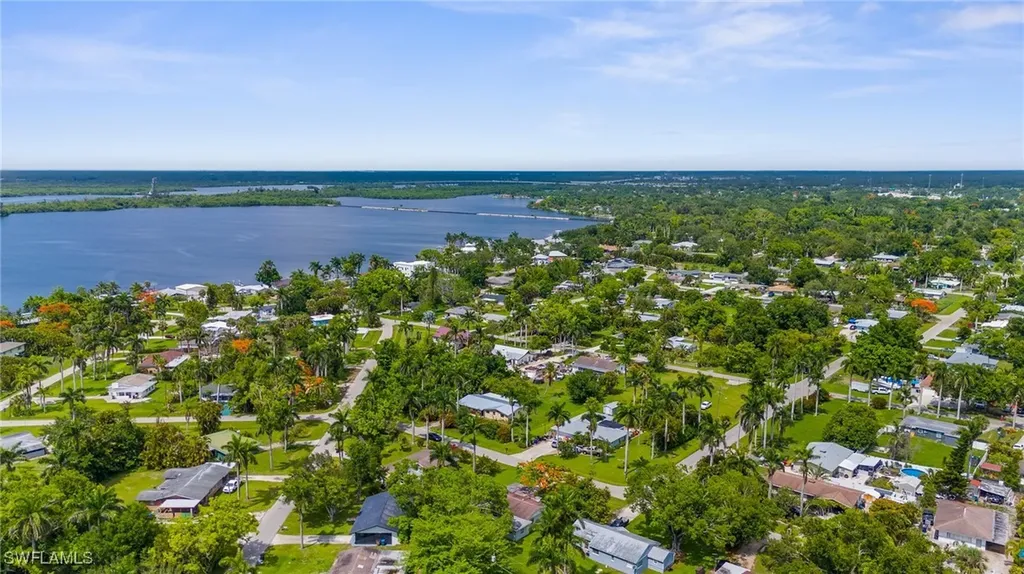 322 New York Drive Fort Myers FL 33905