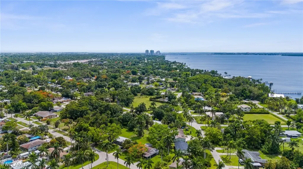 322 New York Drive Fort Myers FL 33905