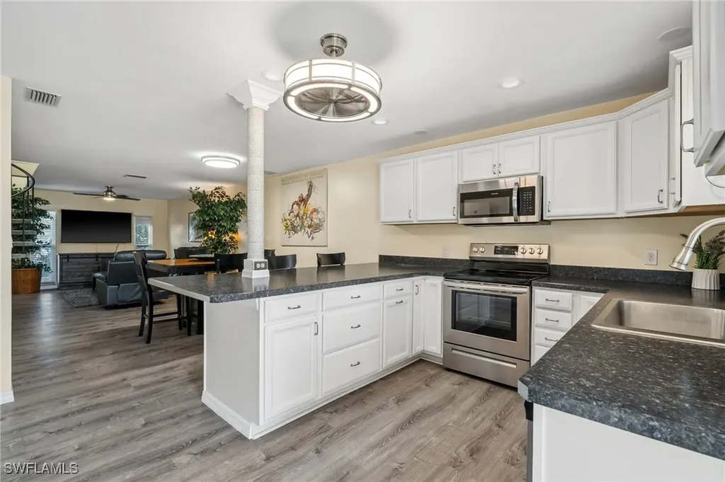 4803 SW Santa Barbara Court Cape Coral FL 33914