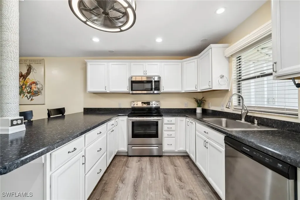 4803 SW Santa Barbara Court Cape Coral FL 33914