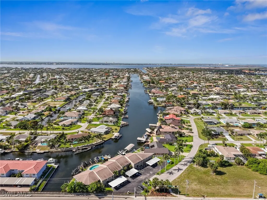 4803 SW Santa Barbara Court Cape Coral FL 33914