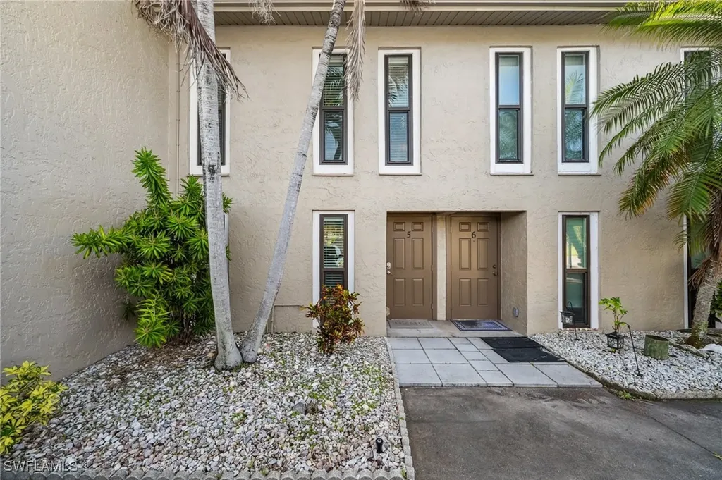 4803 SW Santa Barbara Court Cape Coral FL 33914