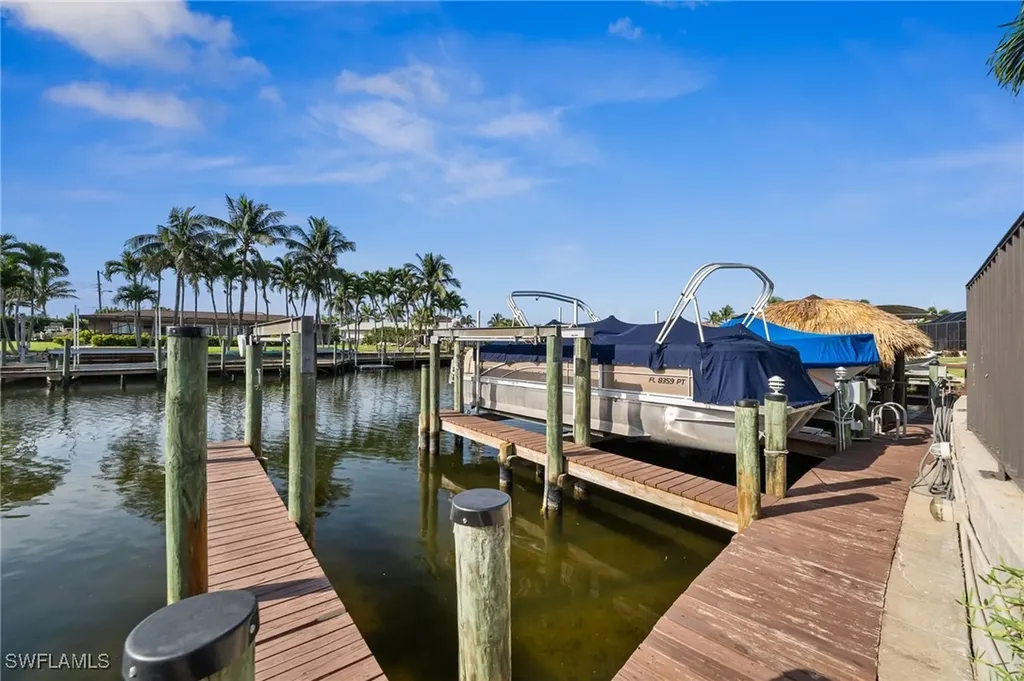 4803 SW Santa Barbara Court Cape Coral FL 33914