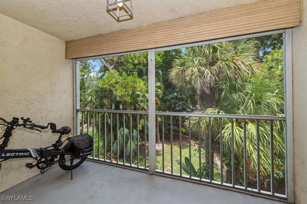 499 Forest Lakes Boulevard Naples FL 34105