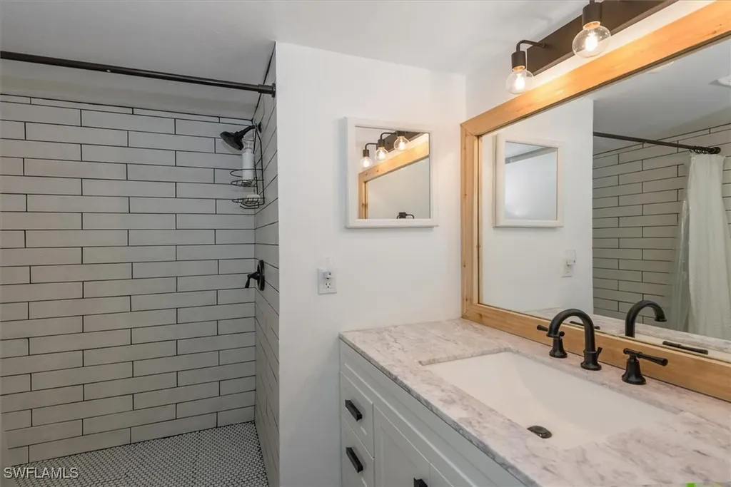 499 Forest Lakes Boulevard Naples FL 34105