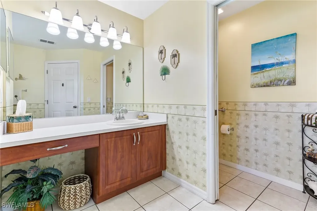516 SE 14th Terrace Cape Coral FL 33990