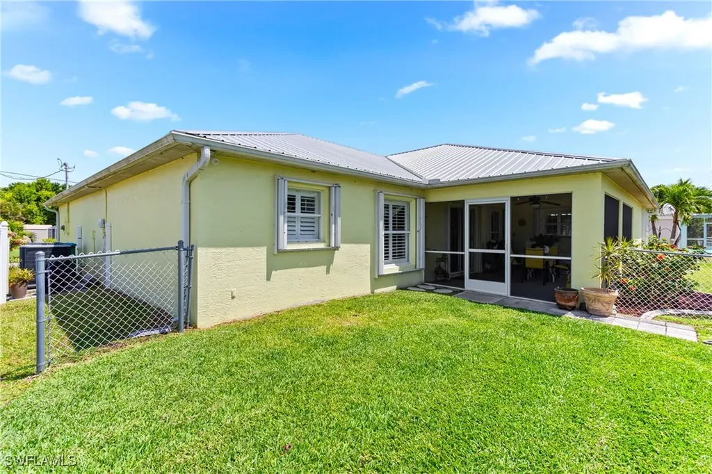 516 SE 14th Terrace Cape Coral FL 33990
