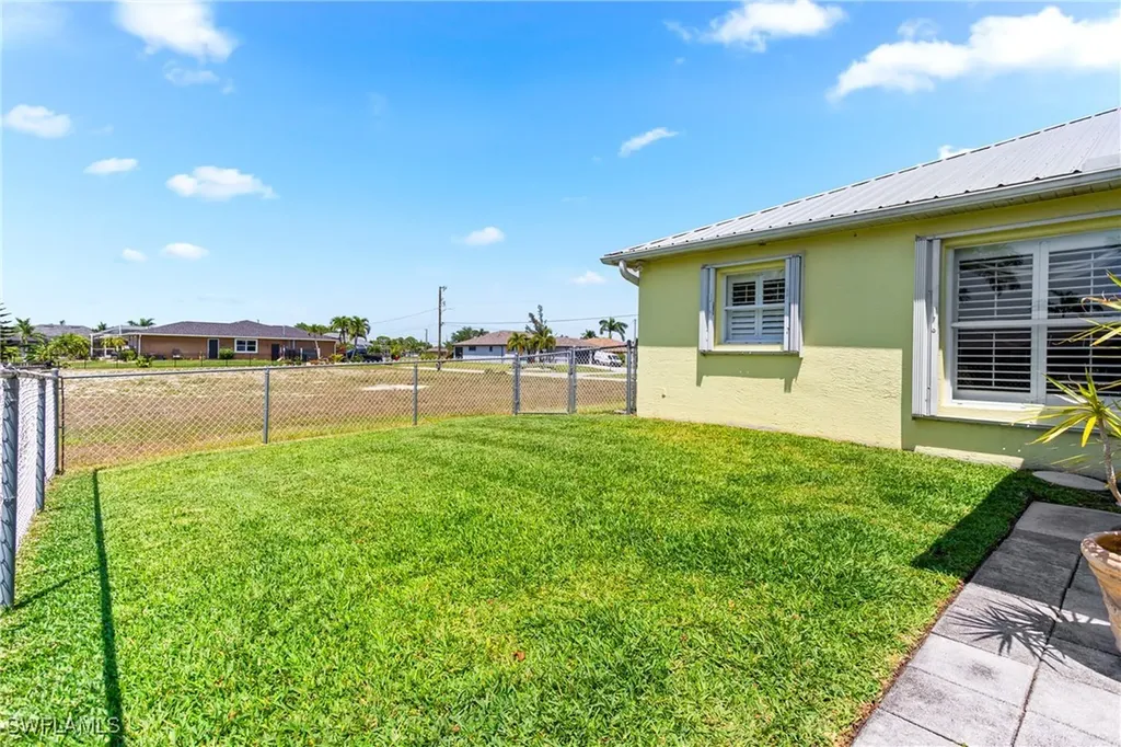 516 SE 14th Terrace Cape Coral FL 33990