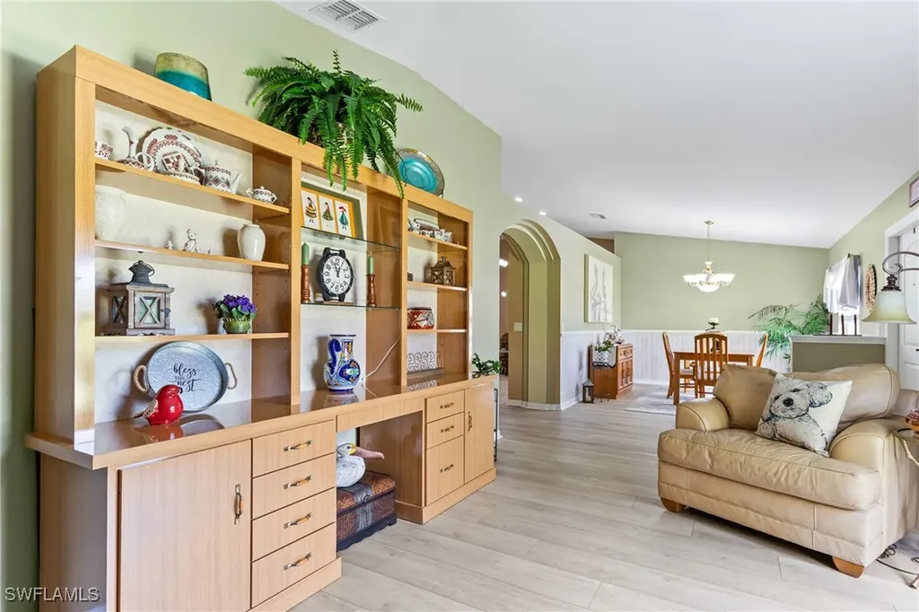 516 SE 14th Terrace Cape Coral FL 33990