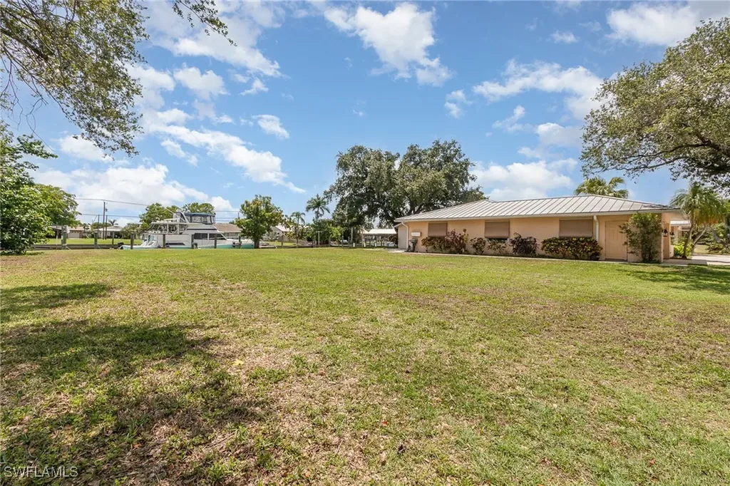 2114 Aruba Avenue Fort Myers FL 33905