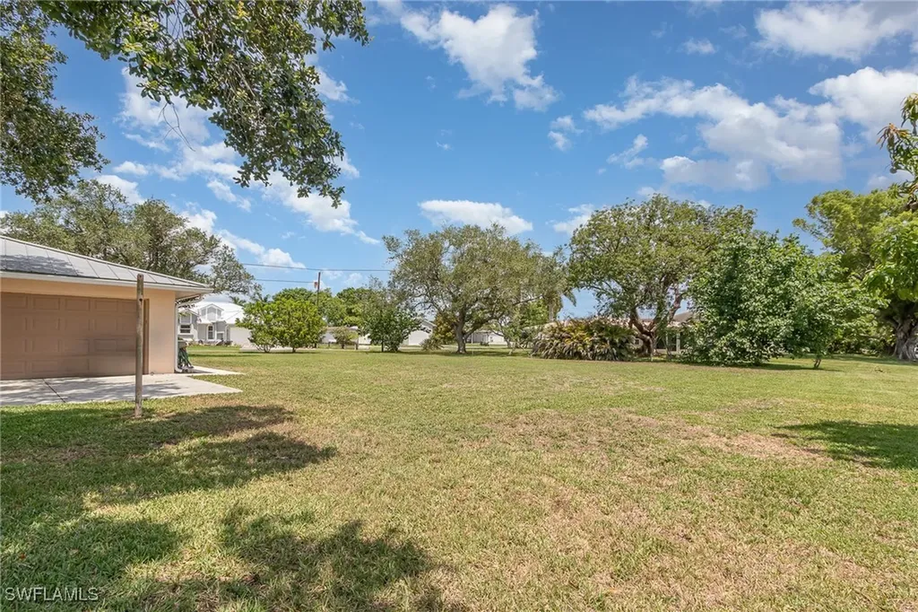 2114 Aruba Avenue Fort Myers FL 33905
