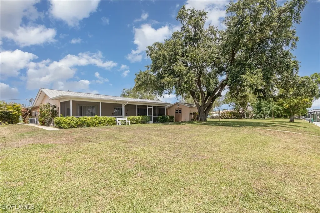 2114 Aruba Avenue Fort Myers FL 33905