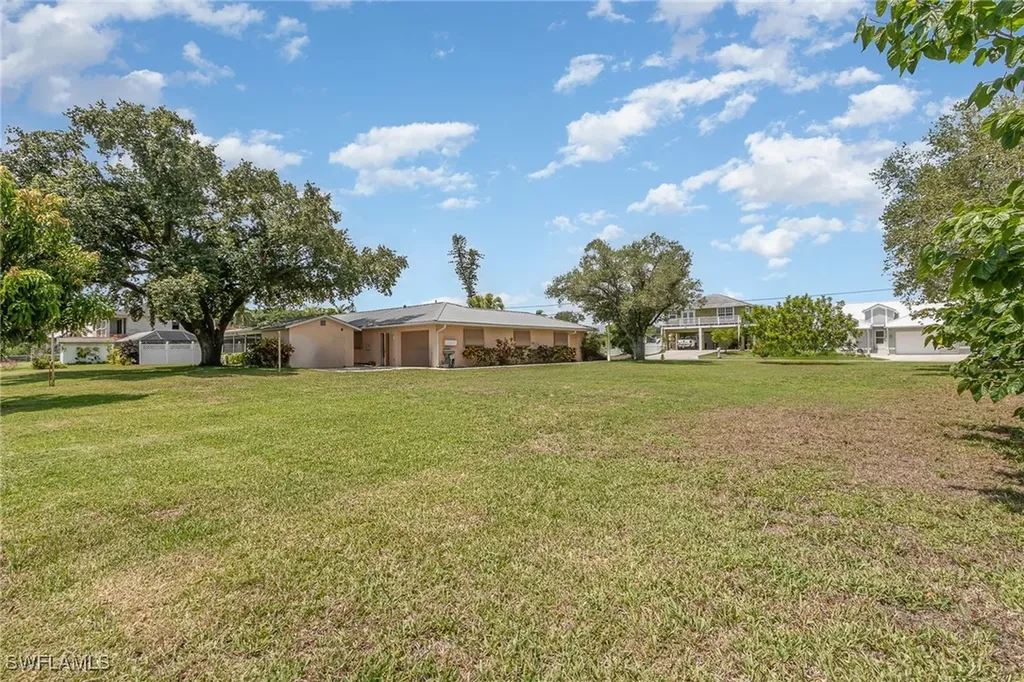 2114 Aruba Avenue Fort Myers FL 33905