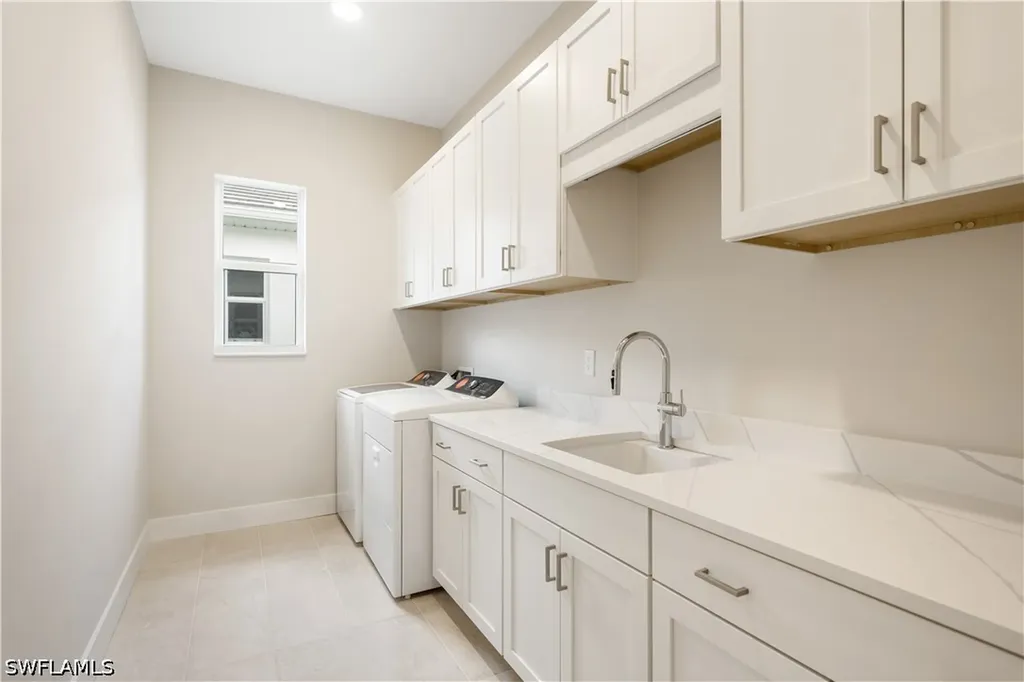 8766 Driftwood Drive Naples FL 34114