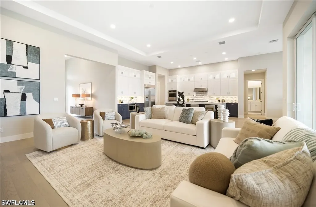 8766 Driftwood Drive Naples FL 34114