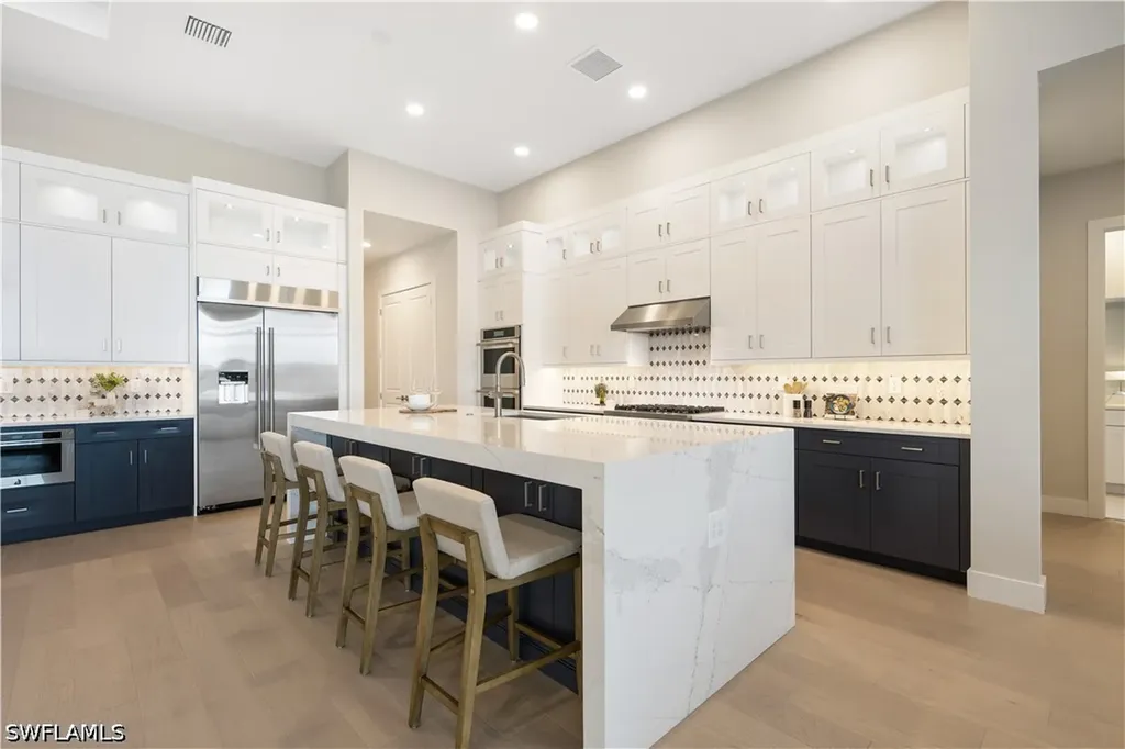 8766 Driftwood Drive Naples FL 34114