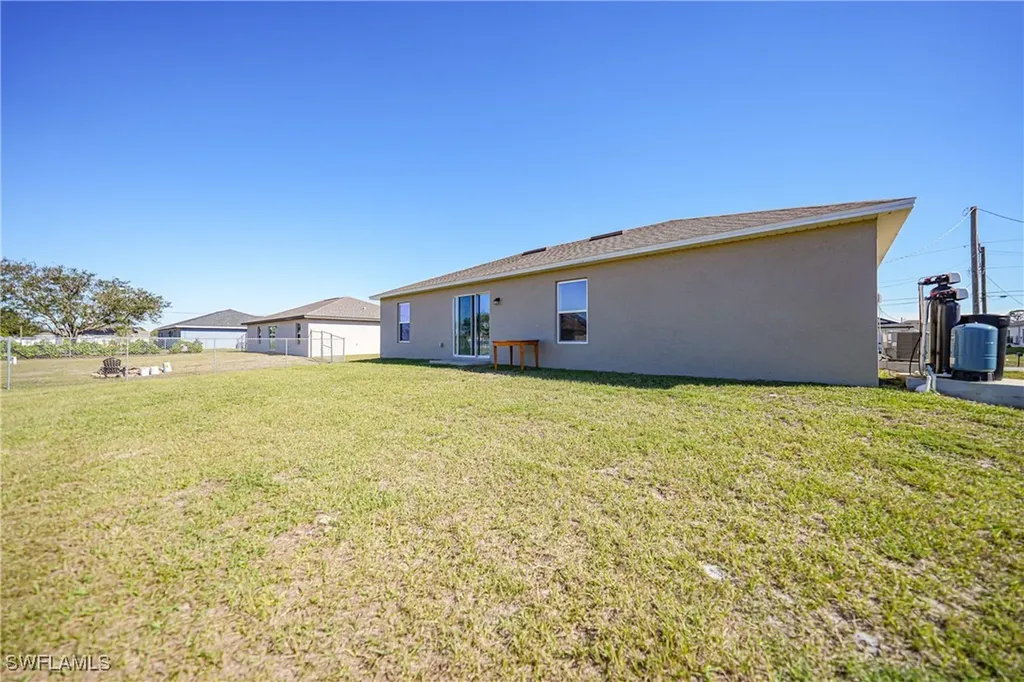 3002 NW 3rd Place Cape Coral FL 33993