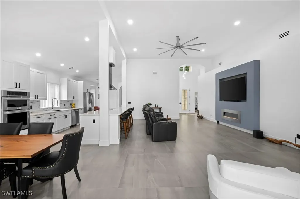 6903 Mauna Loa Lane Naples FL 34113