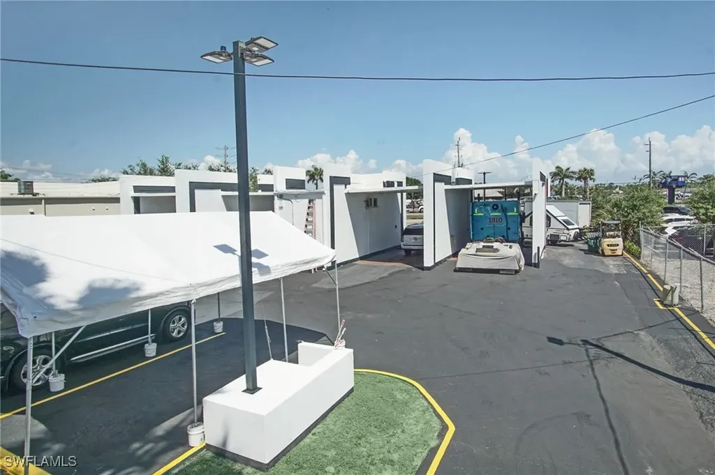 16070 S Tamiami Trail Fort Myers FL 33908