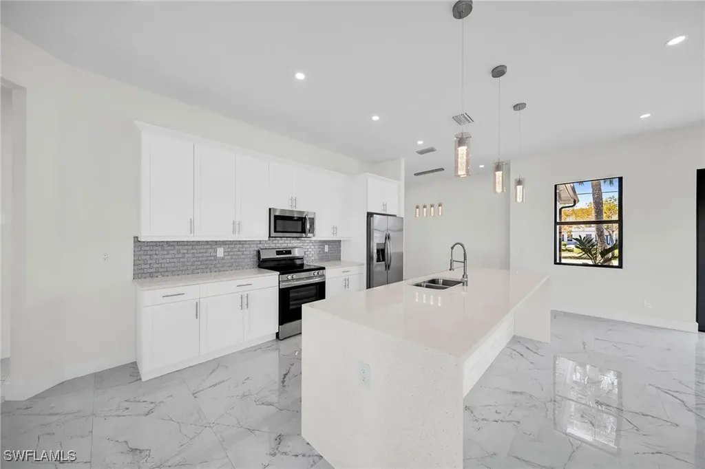 1002 NE 7th Avenue Cape Coral FL 33909