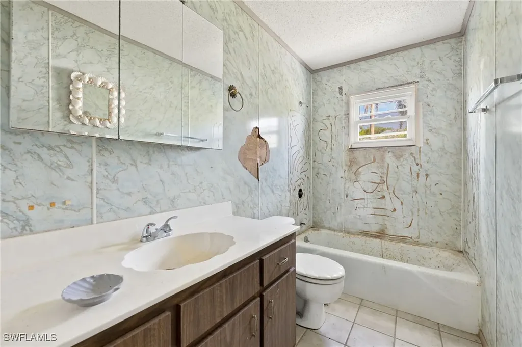 905 Fitzhugh Street Sanibel FL 33957