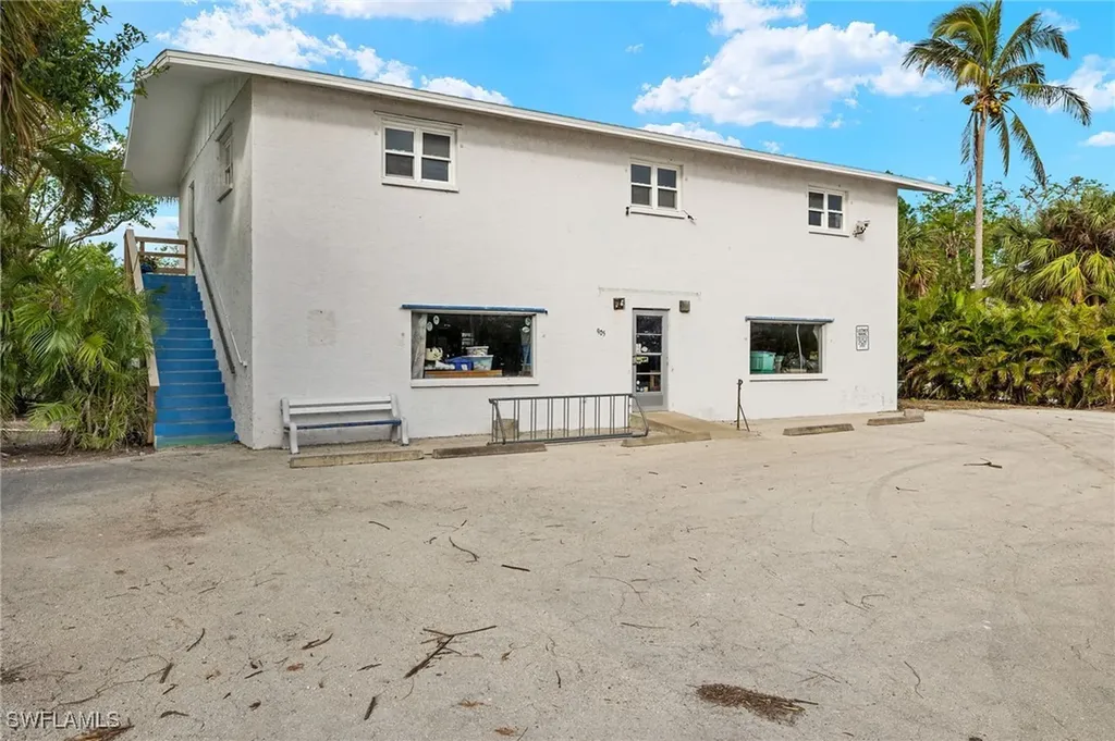 905 Fitzhugh Street Sanibel FL 33957