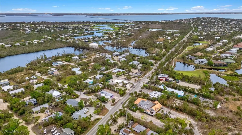 905 Fitzhugh Street Sanibel FL 33957