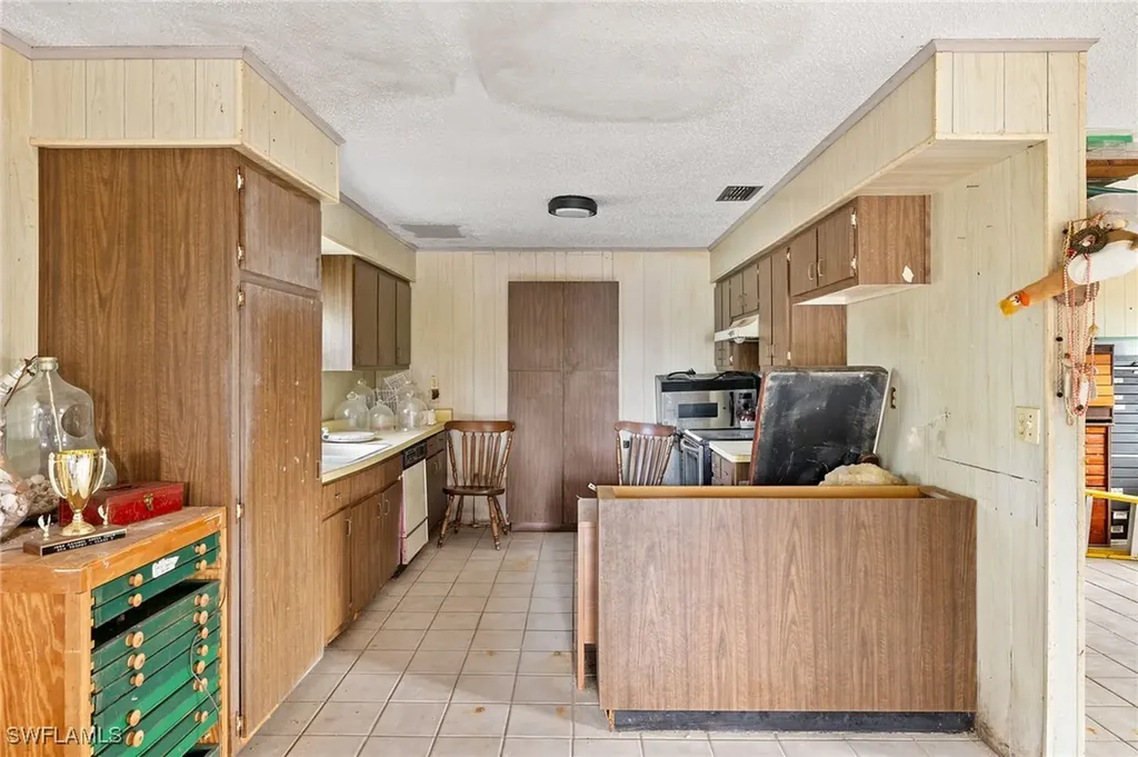 905 Fitzhugh Street Sanibel FL 33957