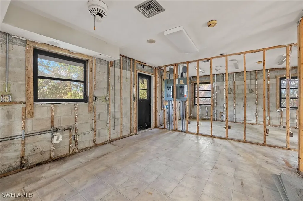 1544 Periwinkle Way Sanibel FL 33957