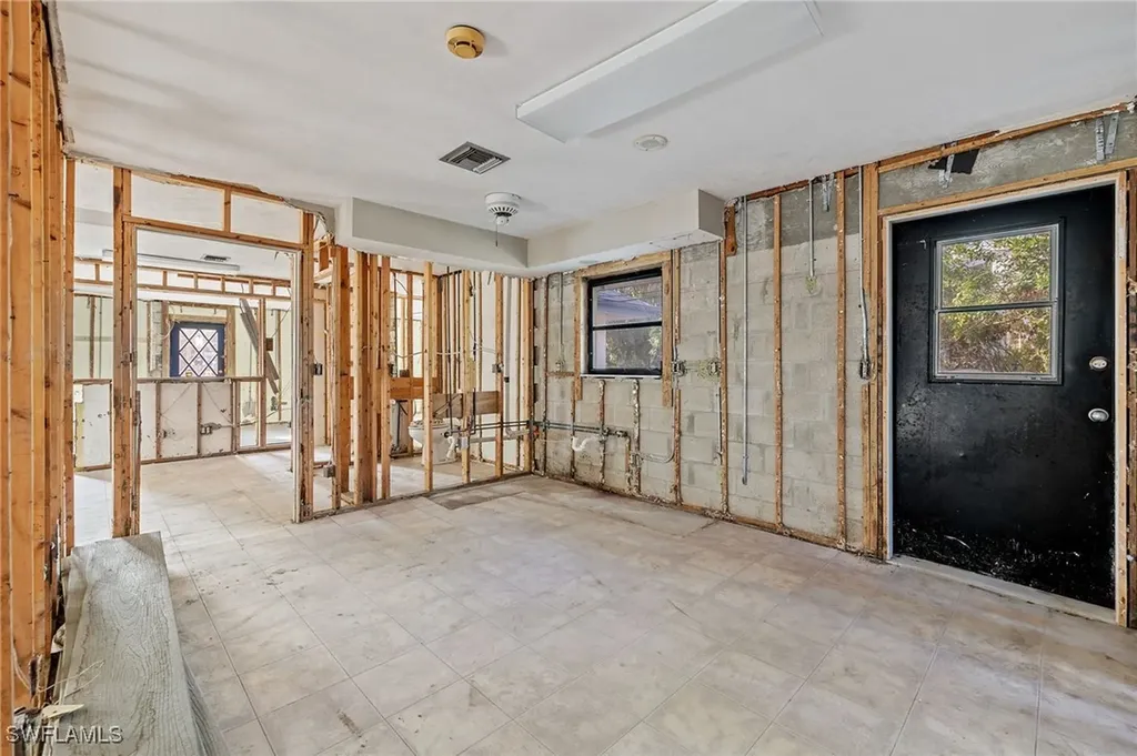 1544 Periwinkle Way Sanibel FL 33957