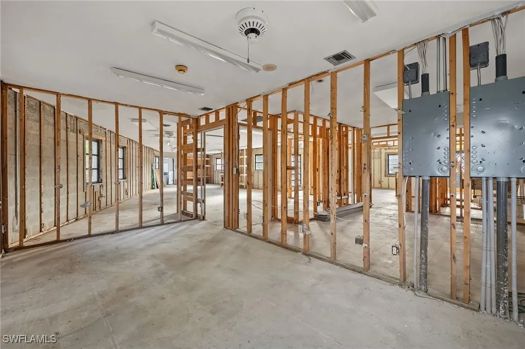 1544 Periwinkle Way Sanibel FL 33957