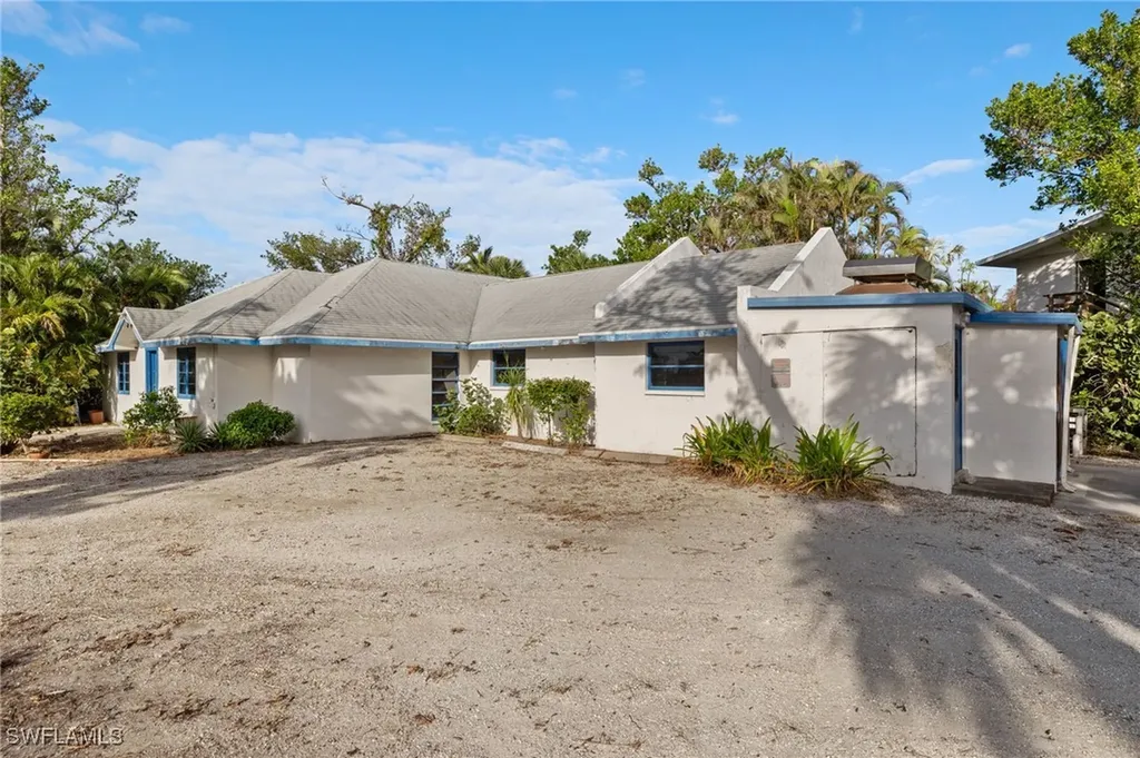 1544 Periwinkle Way Sanibel FL 33957