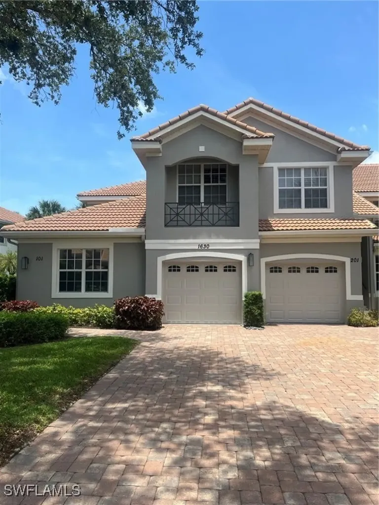 Naples FL, 1630 Winding Oaks Way, Unit 5