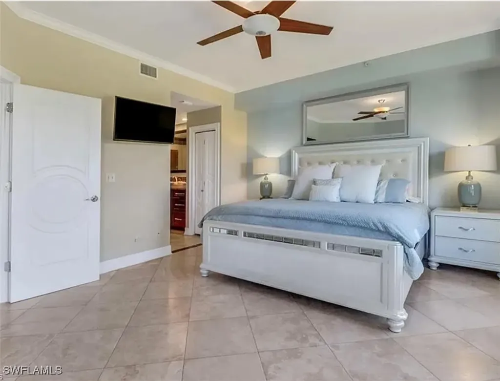 4650 Yacht Harbor Drive Naples FL 34112